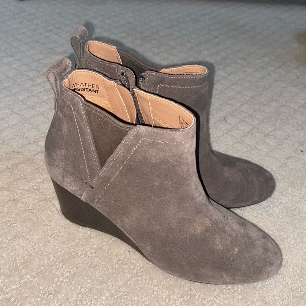 Like new taupe booties